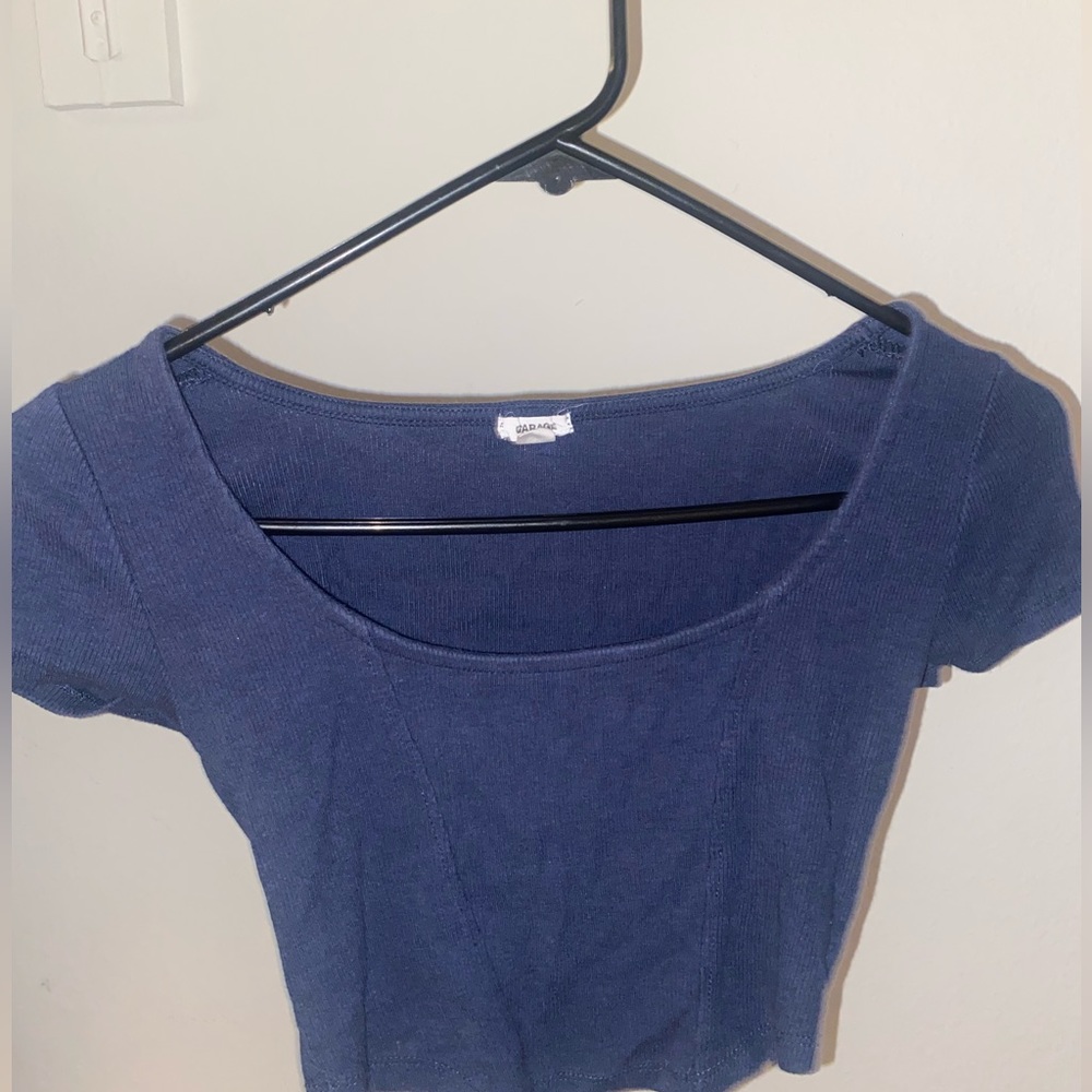Size XS. V neck crop top from Garage